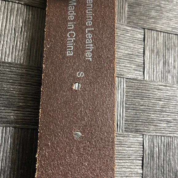 Tan Leather Belt with Brass Buckle - Picture 4 of 8